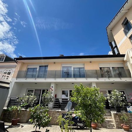 City Panzio Balatonlelle Exterior foto