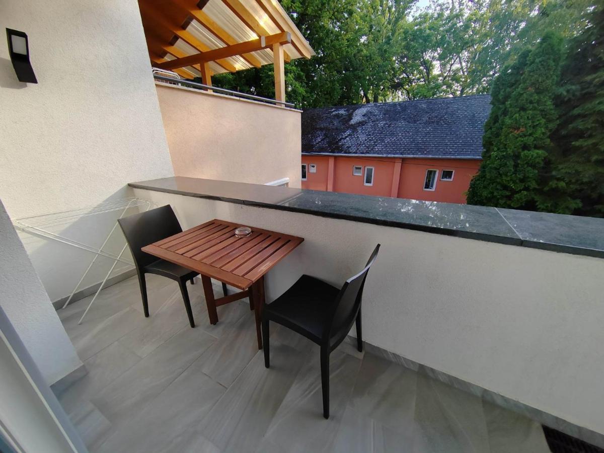 City Panzio Balatonlelle Exterior foto